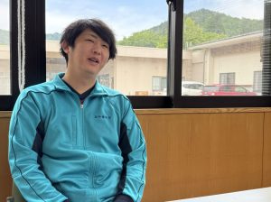 「都会にはない静けさ」 介護の仕事も楽しむ栗城友和さん