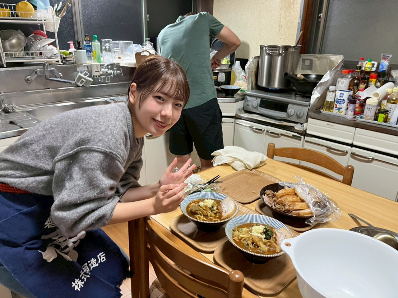 オリジナルラーメン「やさしいらーめん二郎」を試食会で提供