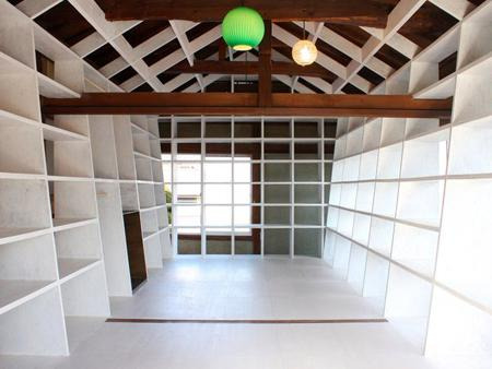 アサノさんが創り上げた『環境の棚』