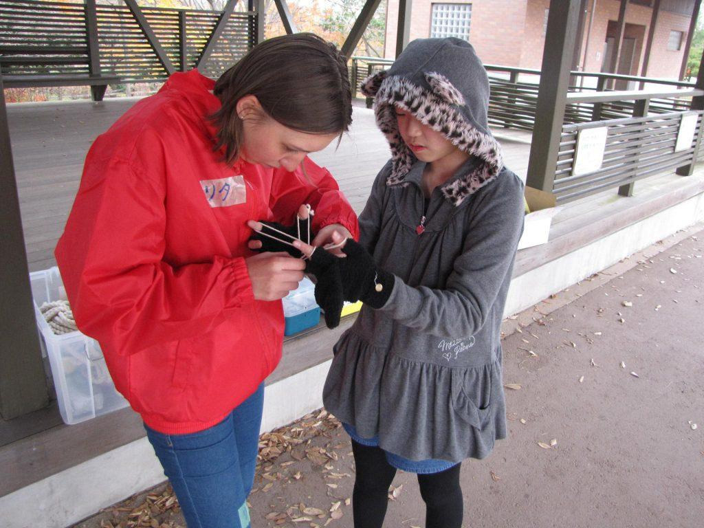 外国人留学生と子どもたちの交流